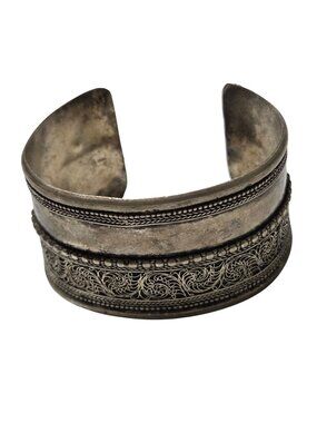 Antique Silver Tone Cuff Bracelet Intricate Filigree Design Fashion Jewelry